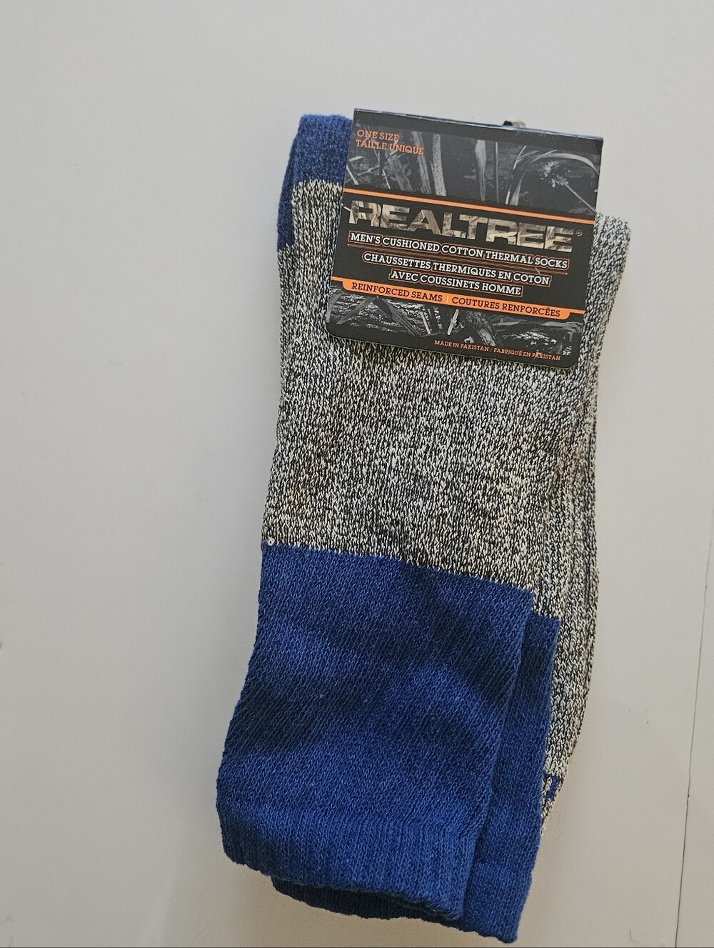 Realtree Men's Cushioned Crew Socks in Blue and Gray